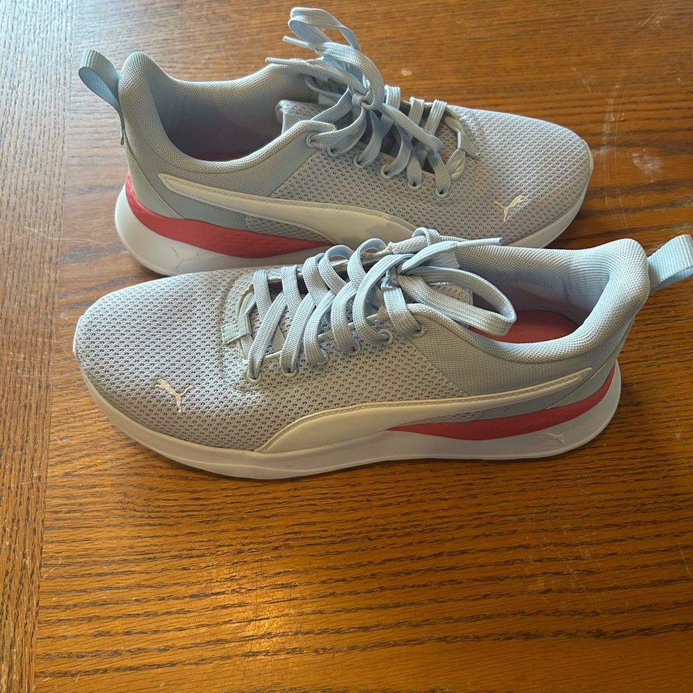 Puma Gray Athletic Shoes with soft foam+